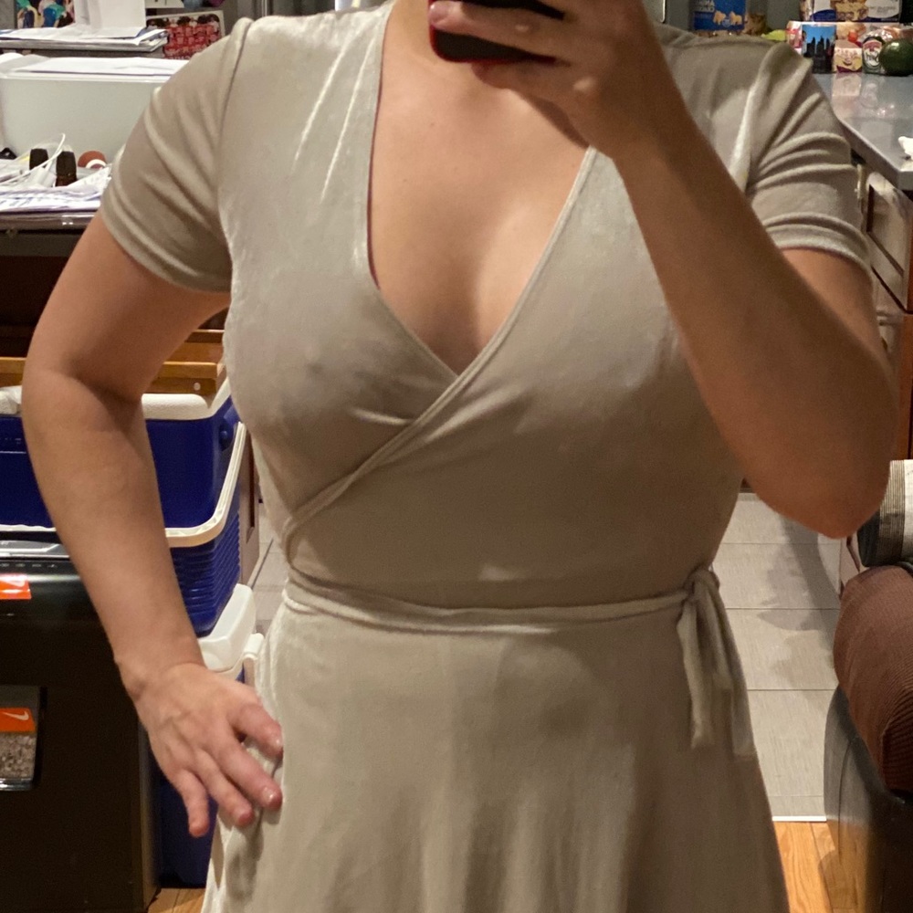 Short dress tie around body to fit perfect!
